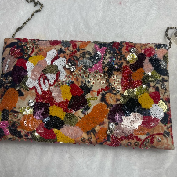 NWT Anthropologie Sparkled Beaded Flora Clutch Purse in Rose/Tyrie w Chain Strap - Picture 3 of 9